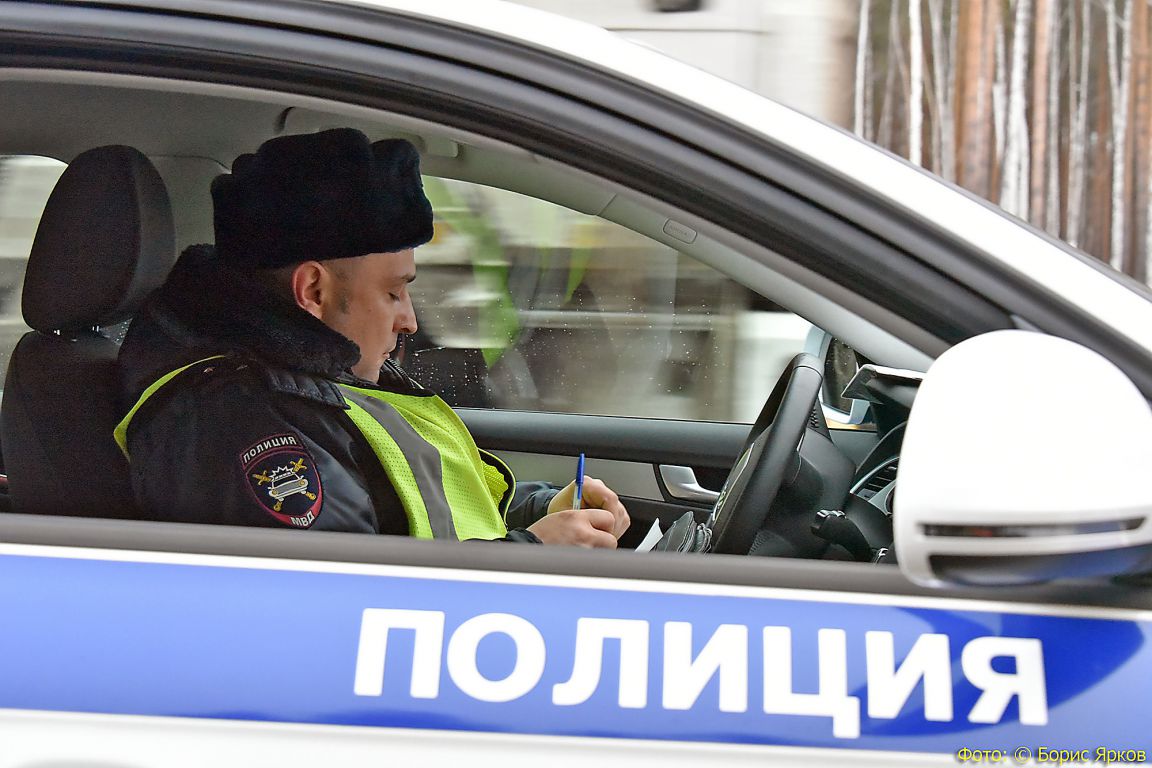 В Екатеринбурге полиция с собаками гонялась за угонщиком автомобиля -  «Уральский рабочий»